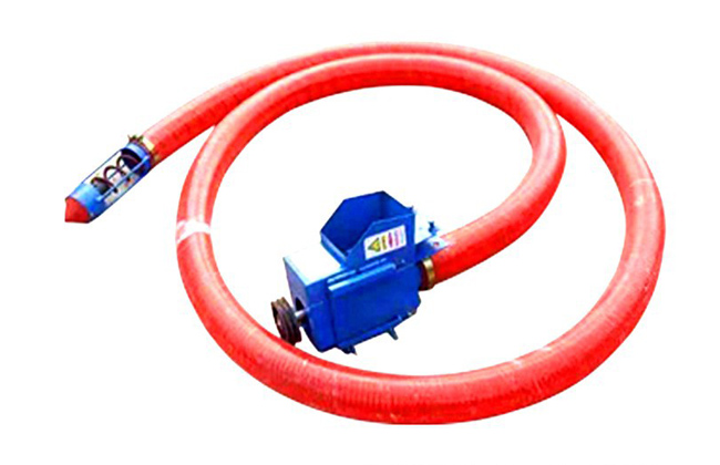 可直接卡在貨車箱的加高壁上，可彎曲可移動(dòng)，并對(duì)谷物有粗略的清選和脫水作用