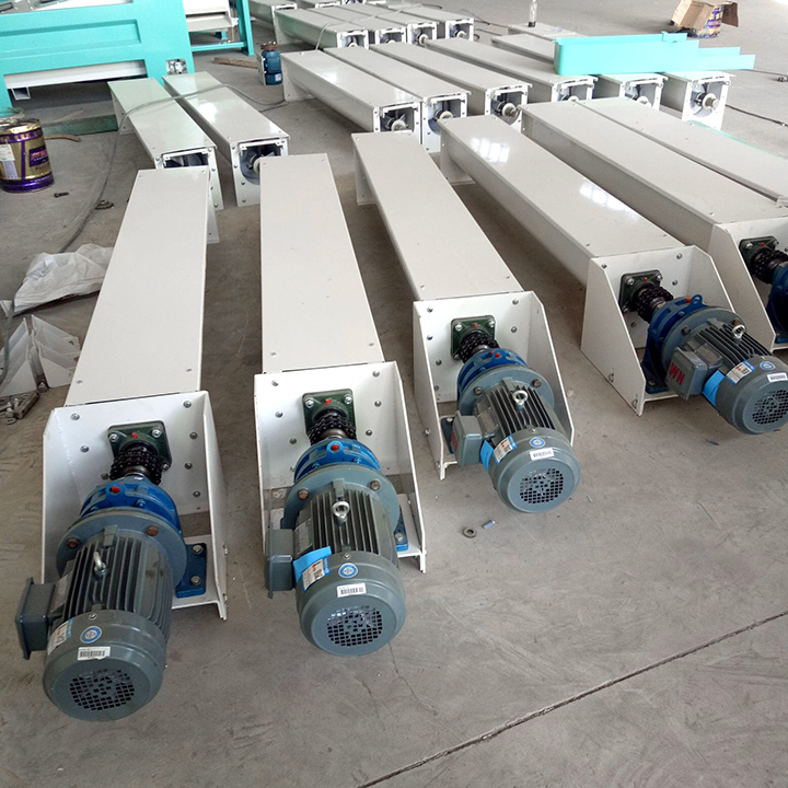 U型螺旋輸送機的輸送效率跟螺旋葉片的螺距、直徑有關(guān)